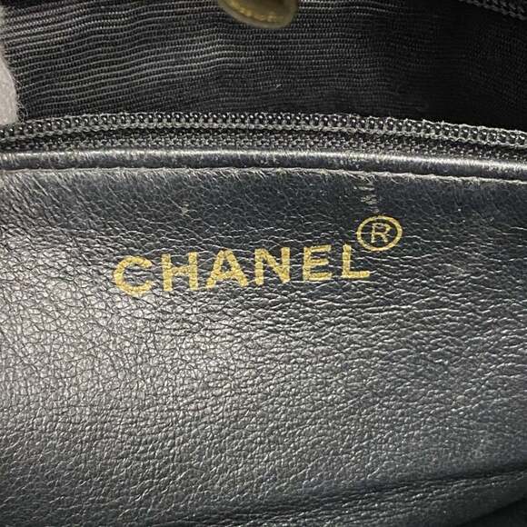 CHANEL Black Lambskin Leather Tote Bag - Picture 5 of 14
